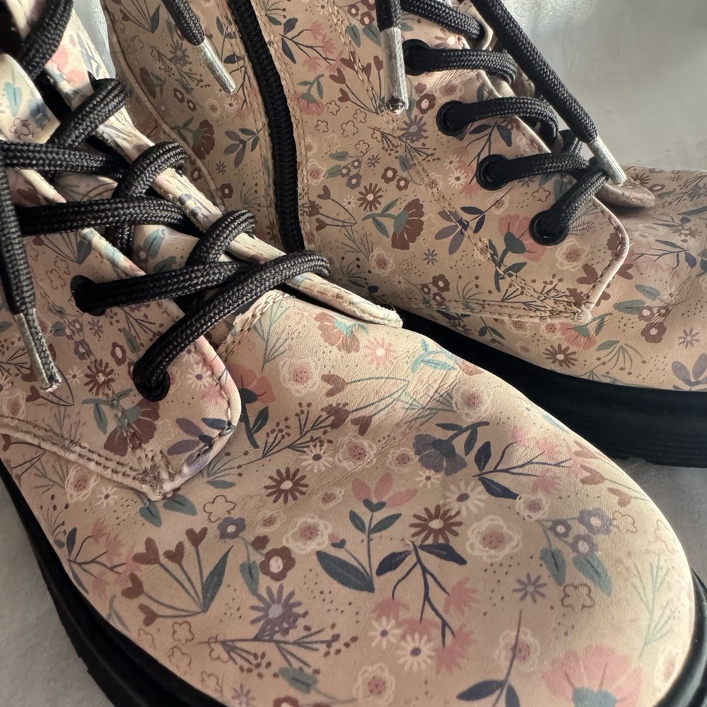Floral Lace-Up Ankle Boots - Picture 7 of 9